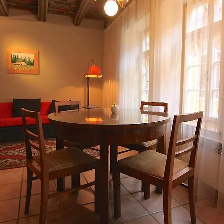 Historical With Balcony Apartament