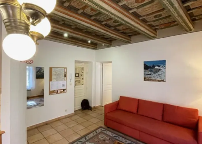 1 Bed Flat - Sleeps 4 - Balcony - Wifi *