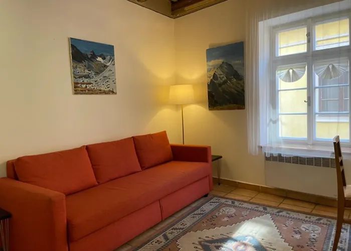 Apartment 1 Bed Flat - Sleeps 4 - Balcony - Wifi
