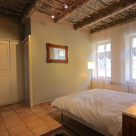 1 Bed Flat - Sleeps 4 - Balcony - Wifi * Praga
