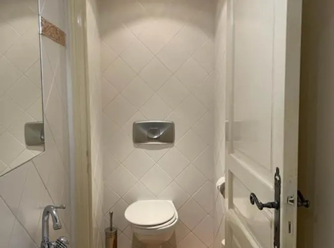 1 Bed Flat - Sleeps 4 - Balcony - Wifi *